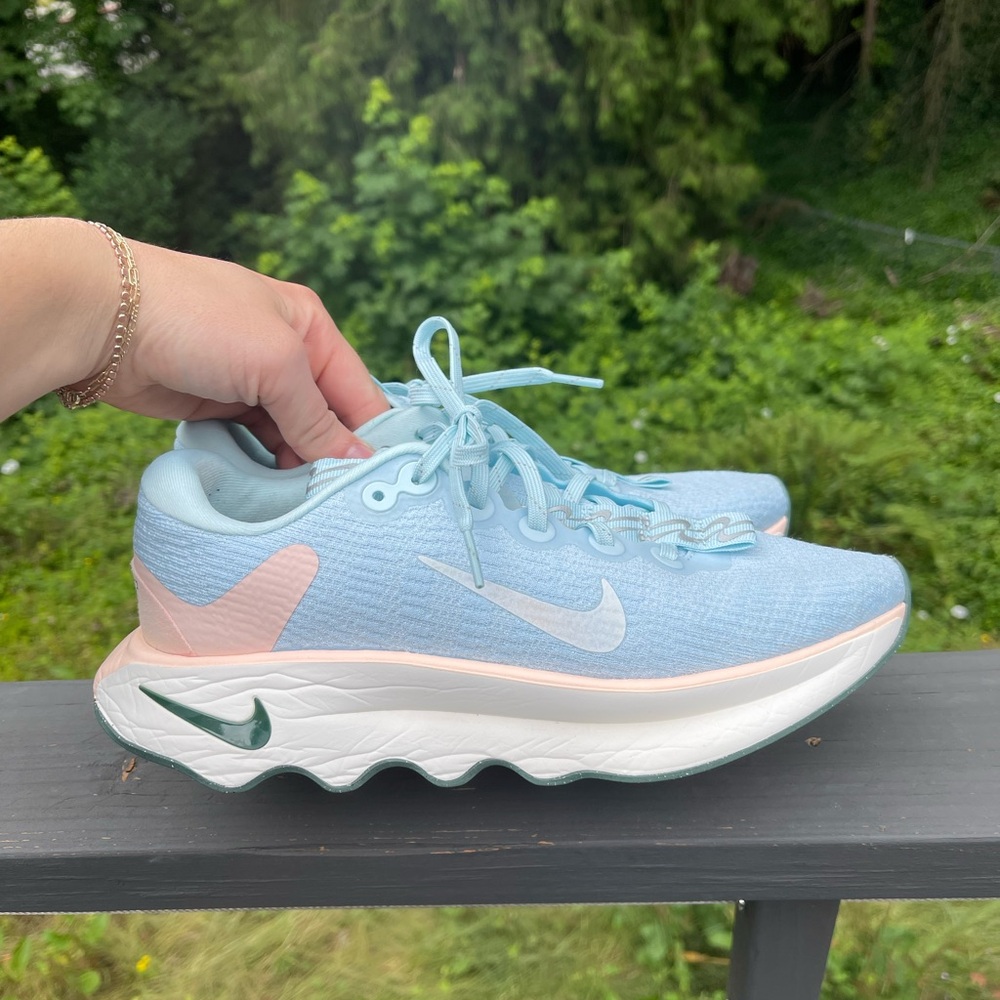Nike Motiva Premium | Light Blue, Pink & White
